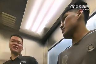 朱芳雨：在国家队曾和刘玉栋一屋 每天睡觉前都摔跤 我打不过他